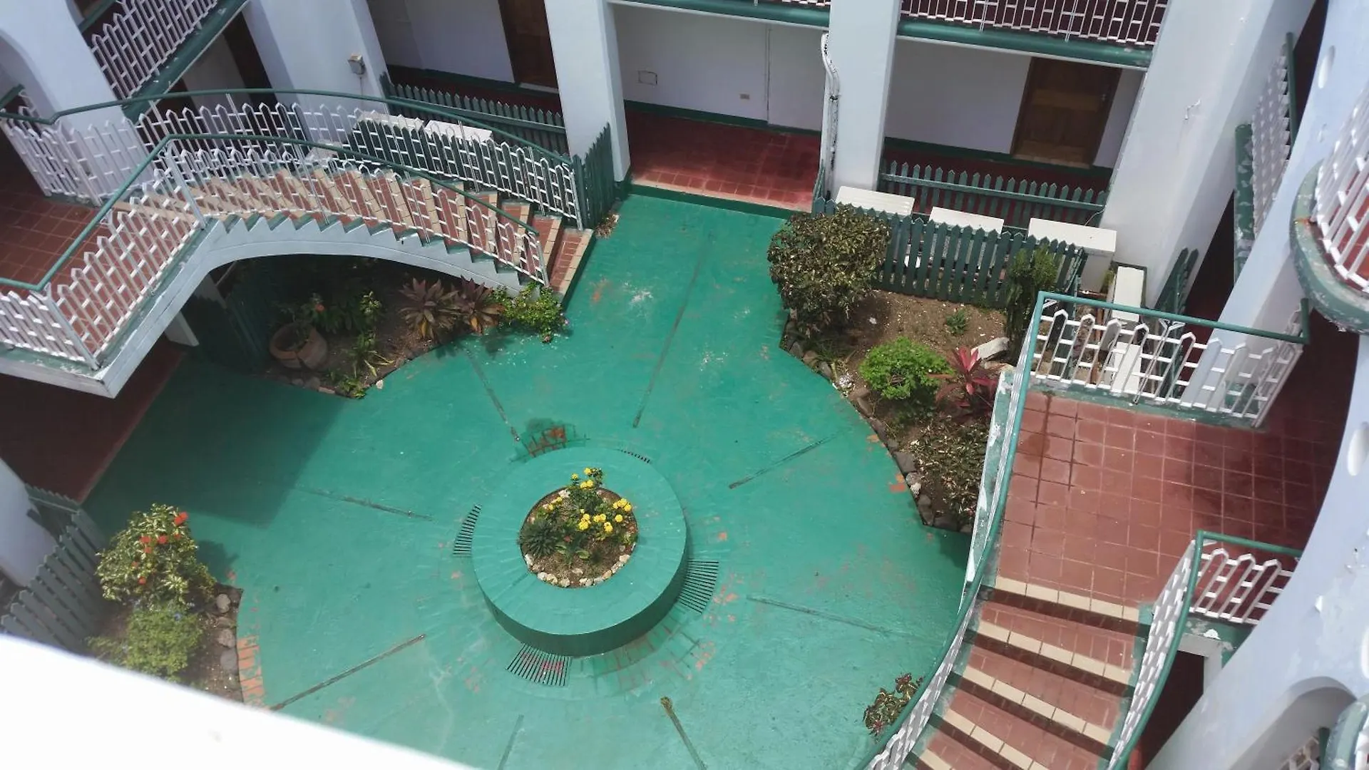 Seacastles Beach Apartments Montego Bay
